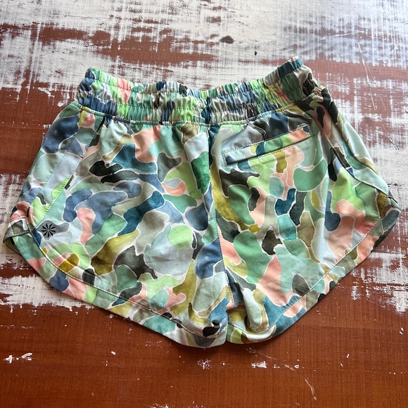 Athleta Girl Play More 3” Shorts Cool and Breezy Size 7 Rt $39 Watercolor - Picture 3 of 6